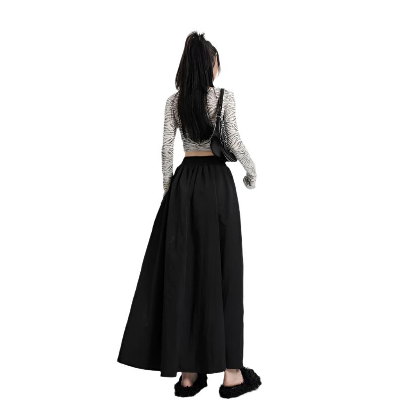 pleated maxi skirt